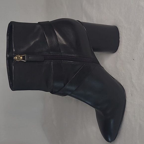 Nine West,  black leather boots with gold buckle. - Picture 2 of 6